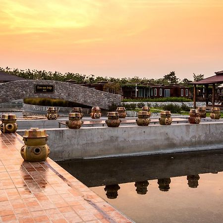 Ban Phan Sadet Nok Prew Lom Chom Nam Resort מראה חיצוני תמונה