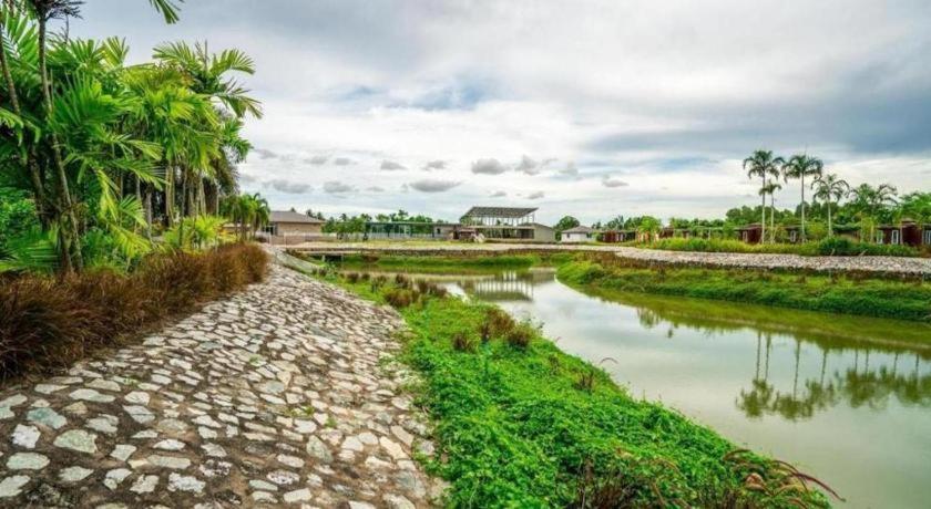 Ban Phan Sadet Nok Prew Lom Chom Nam Resort מראה חיצוני תמונה