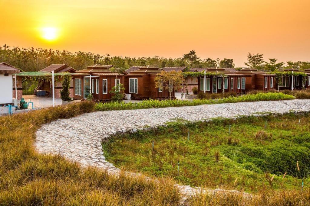 Ban Phan Sadet Nok Prew Lom Chom Nam Resort מראה חיצוני תמונה