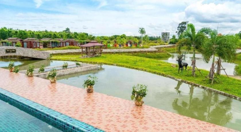Ban Phan Sadet Nok Prew Lom Chom Nam Resort מראה חיצוני תמונה